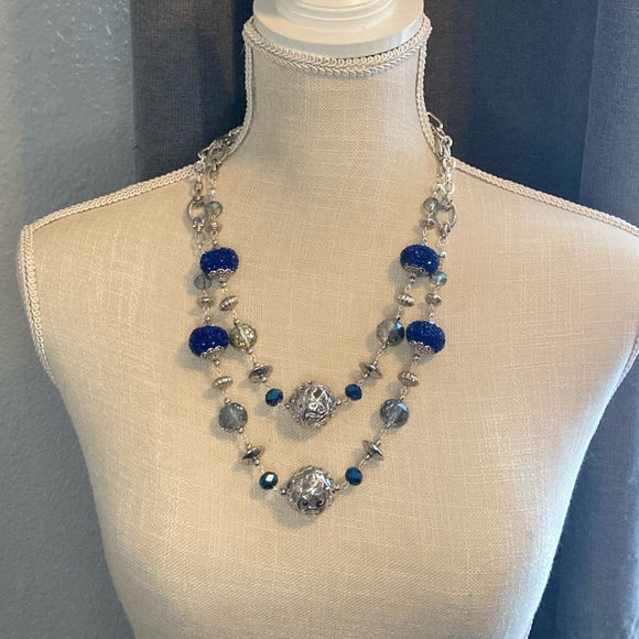 Women’s long chain beaded necklace. - Picture 11 of 17